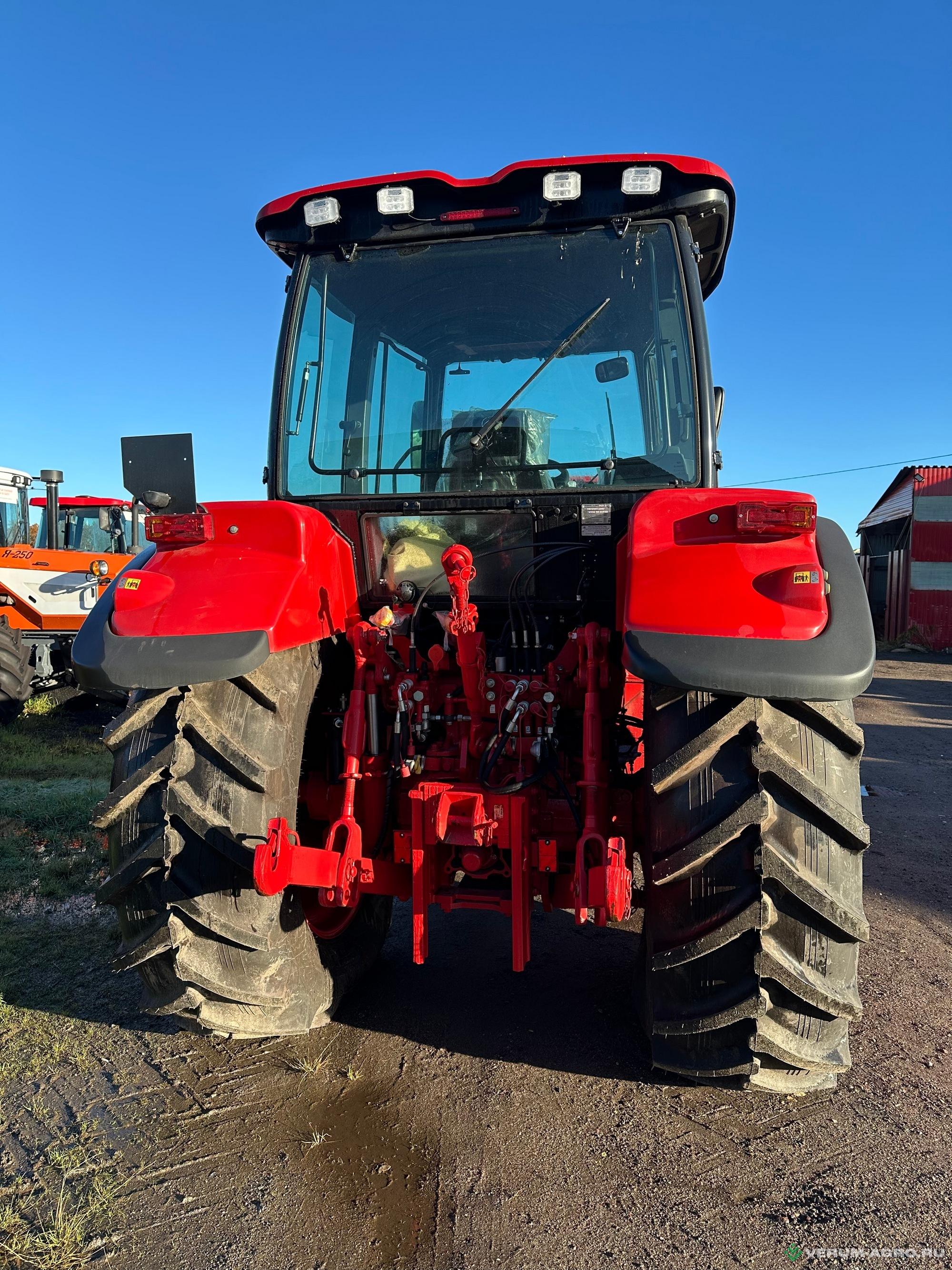 Колесные тракторы - BELARUS 2122.3 024