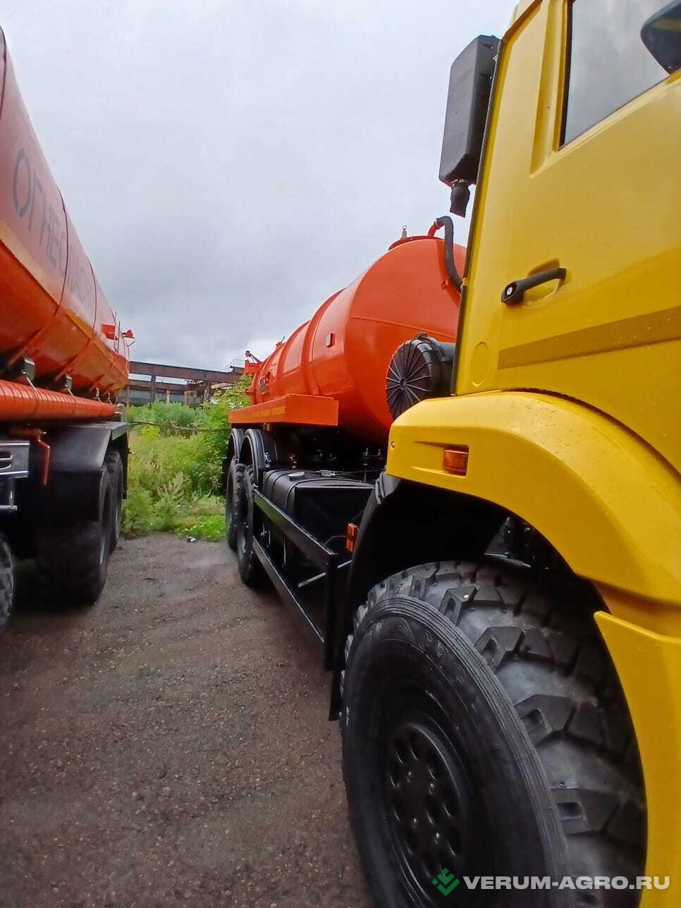 Грузовой автотранспорт - КАМАЗ 43118 Ассенизатор МВ-10