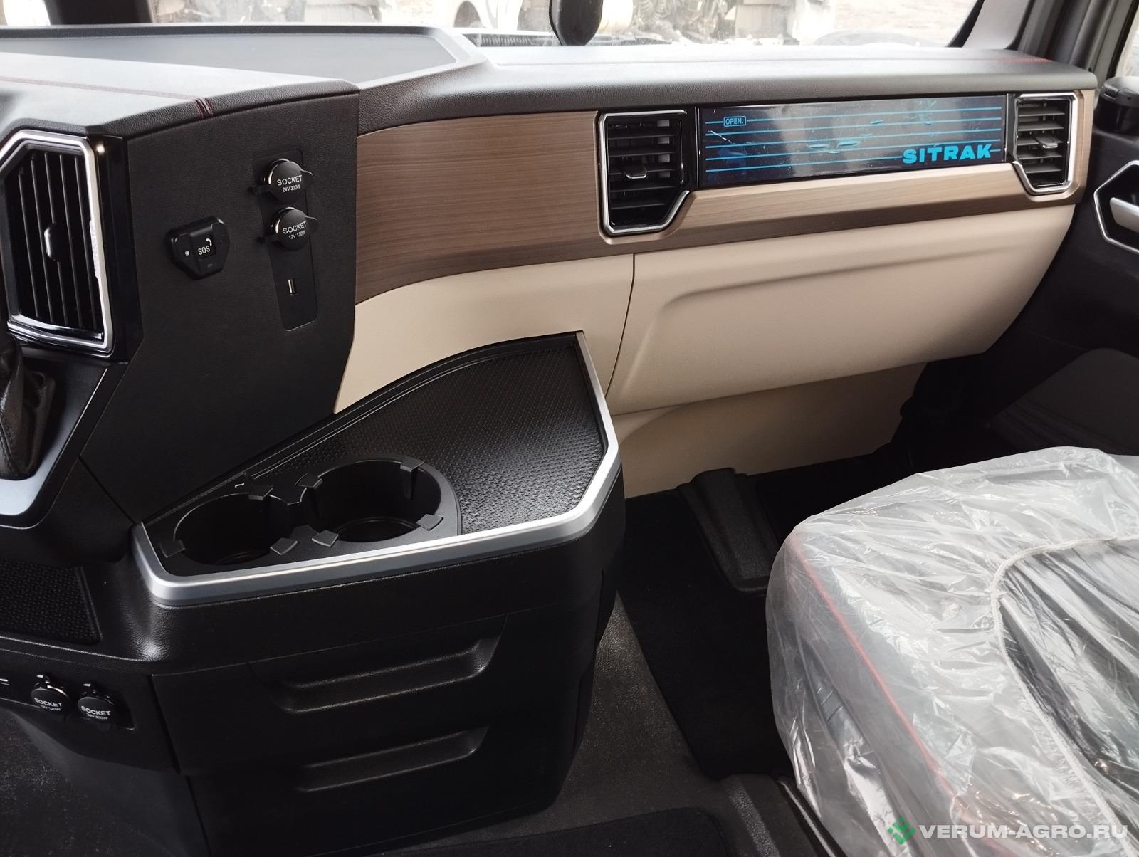 Грузовой автотранспорт - SITRAK C7H Компримированный Метан 