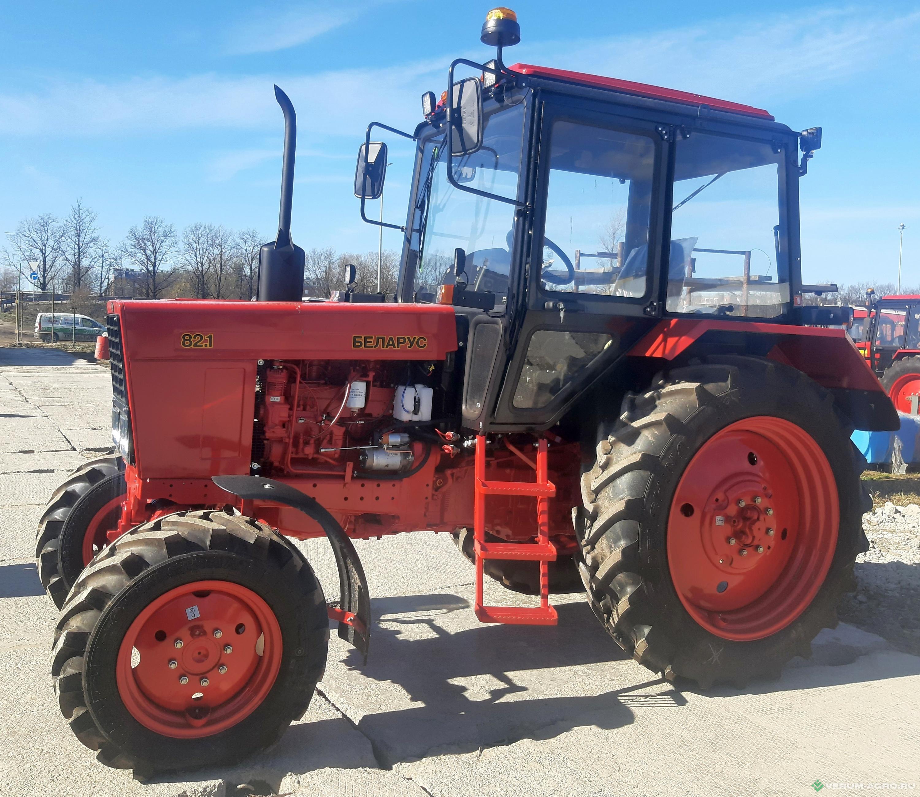 Колесные тракторы - BELARUS 82.1 002