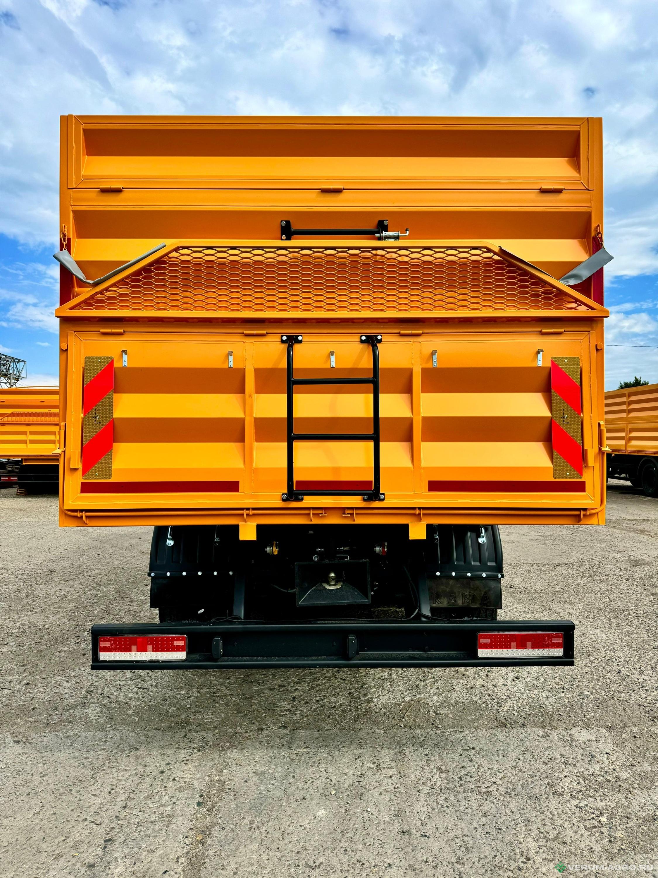 Грузовой автотранспорт - КАМАЗ 653514 бортовой зерновоз 28 куб.м