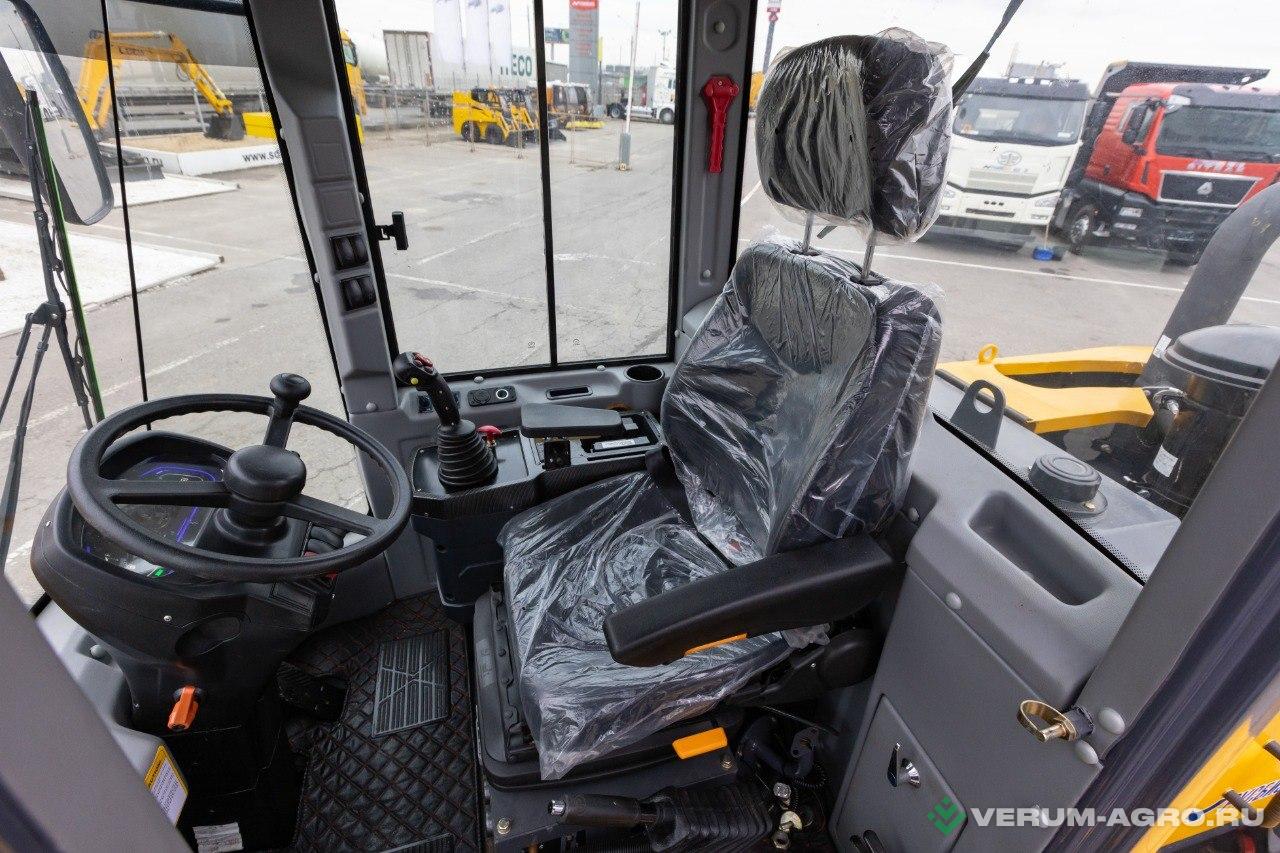 Фронтальные погрузчики - BULL SL300T 