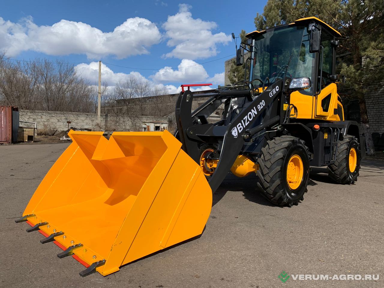 Фронтальные погрузчики - BIZON 920 