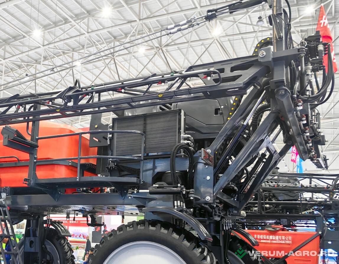 Опрыскиватели самоходные - DRAGON 3WPYZ-3000-240 объем бака 4000 л, штанга 36 м