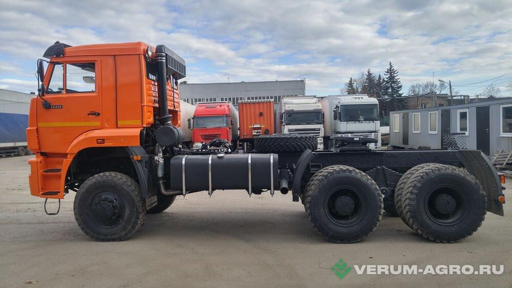 Грузовой автотранспорт - КАМАЗ 65225-26014-53, тягач вездеход, 6х6,  двускатный, шины 12.00R20