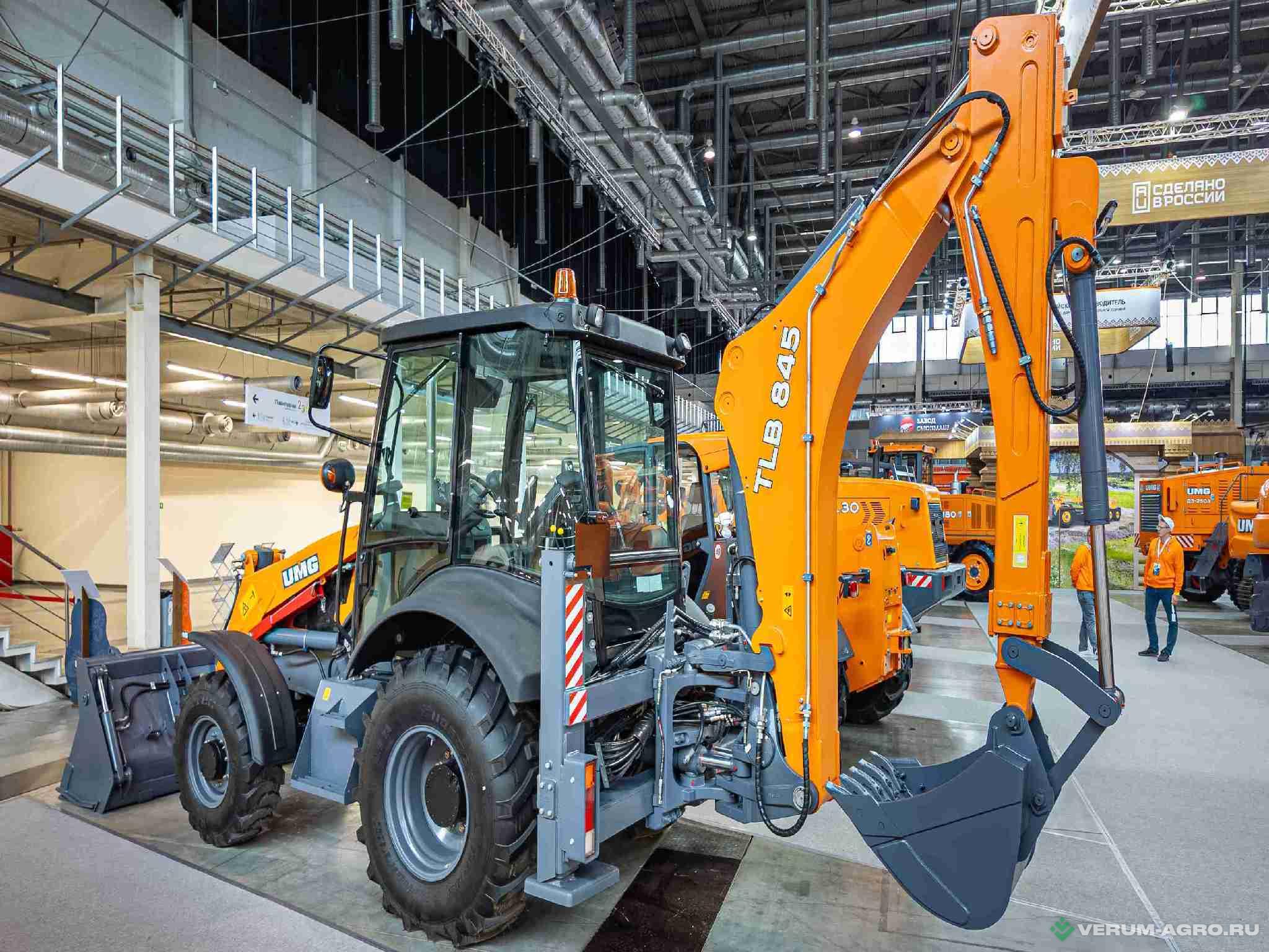 Экскаваторы - UMG Экскаватор-погрузчик TLB 845 