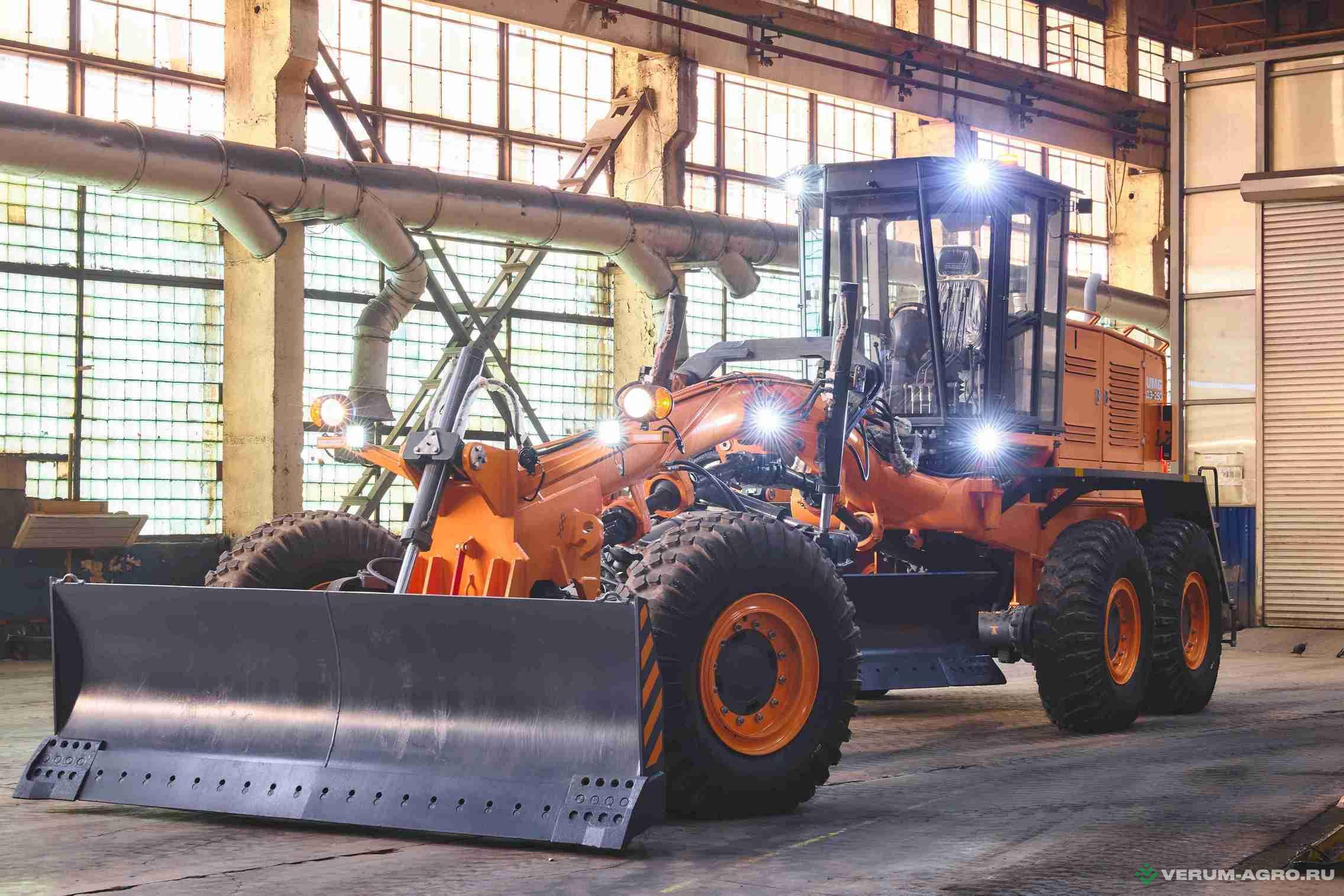 Грейдеры - UMG Автогрейдер ДЗ-250 