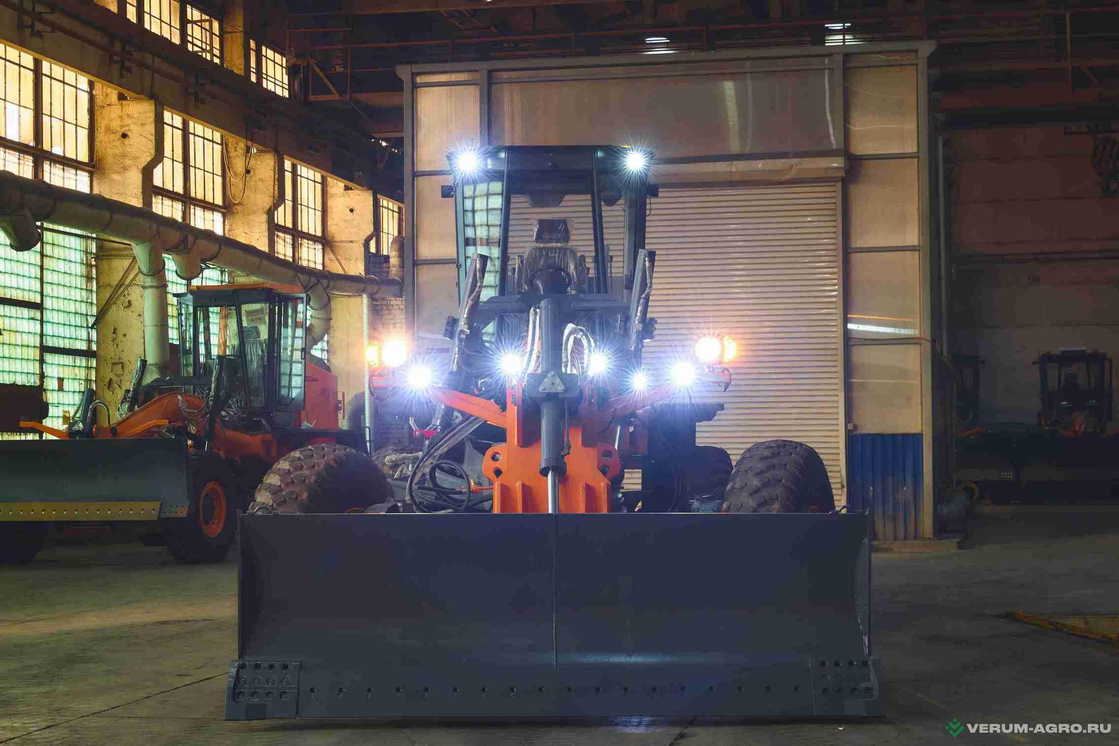 Грейдеры - UMG Автогрейдер ДЗ-250 