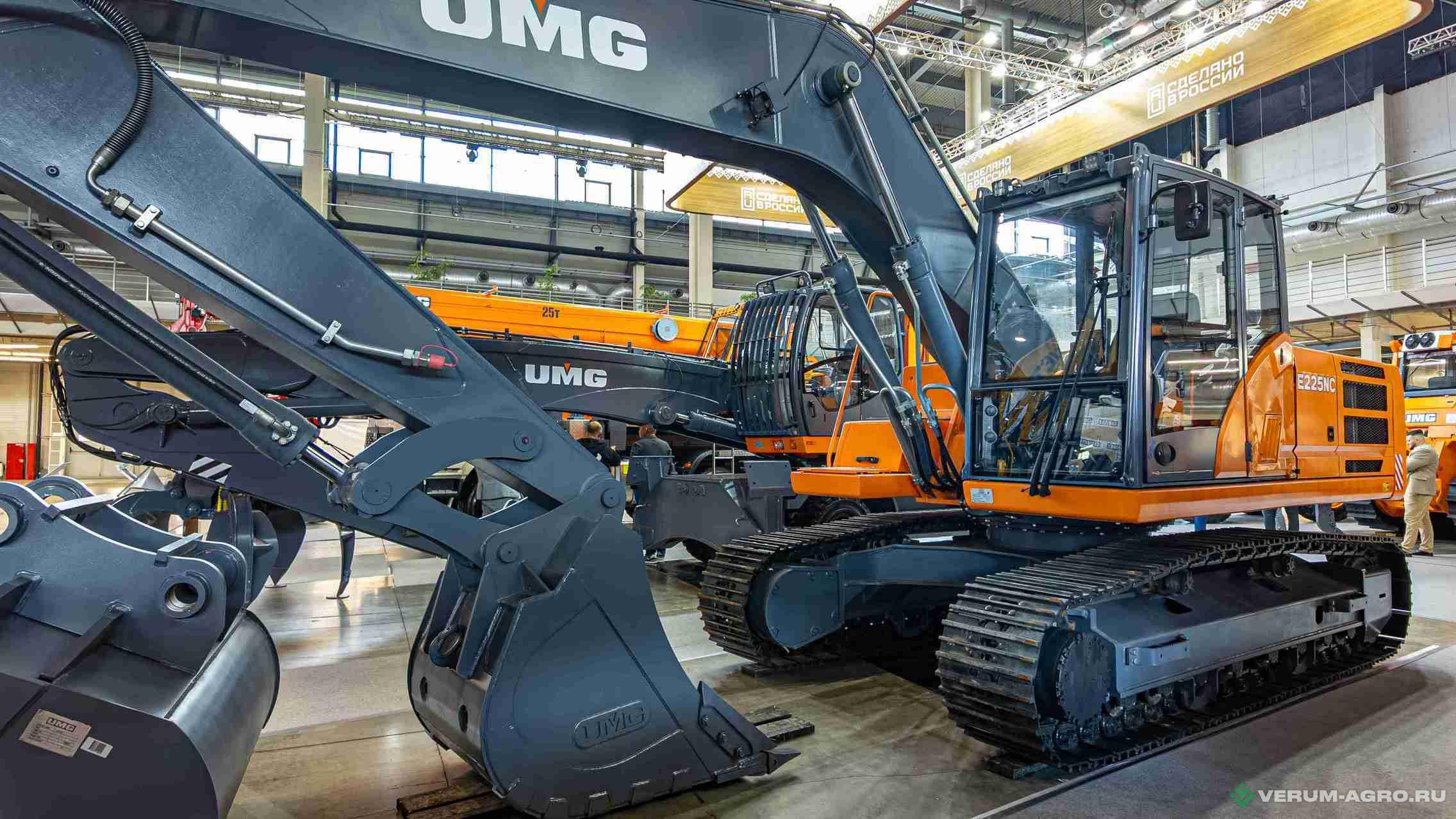 Экскаваторы - UMG Гусеничный экскаватор E225NC
 