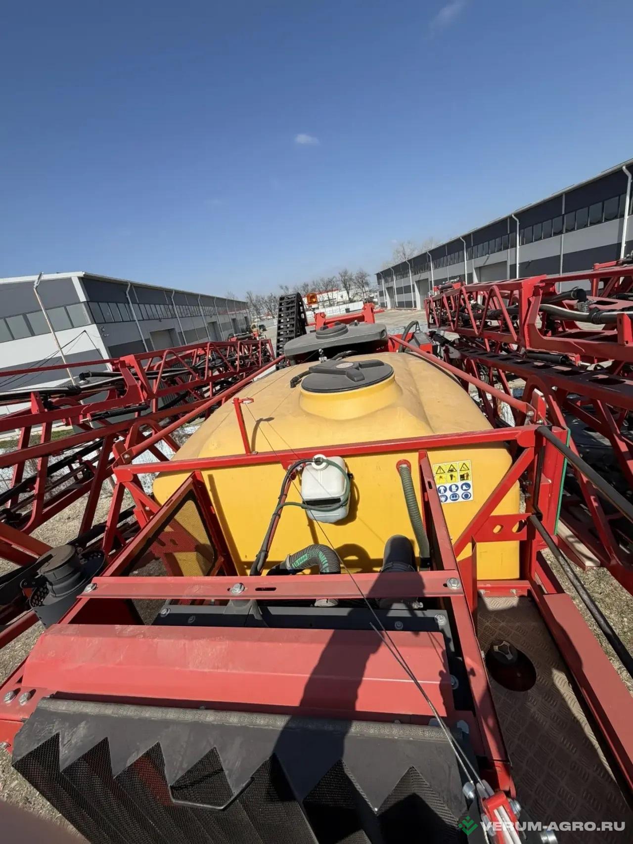 Опрыскиватели самоходные - BARGAM Grimac 4000 с рабочей штангой 36м c девятью рабочими секциями,