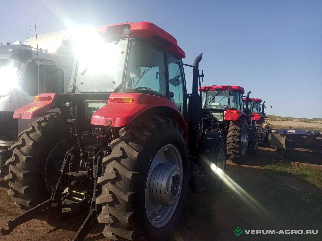 Колесные тракторы - YTO x1304 