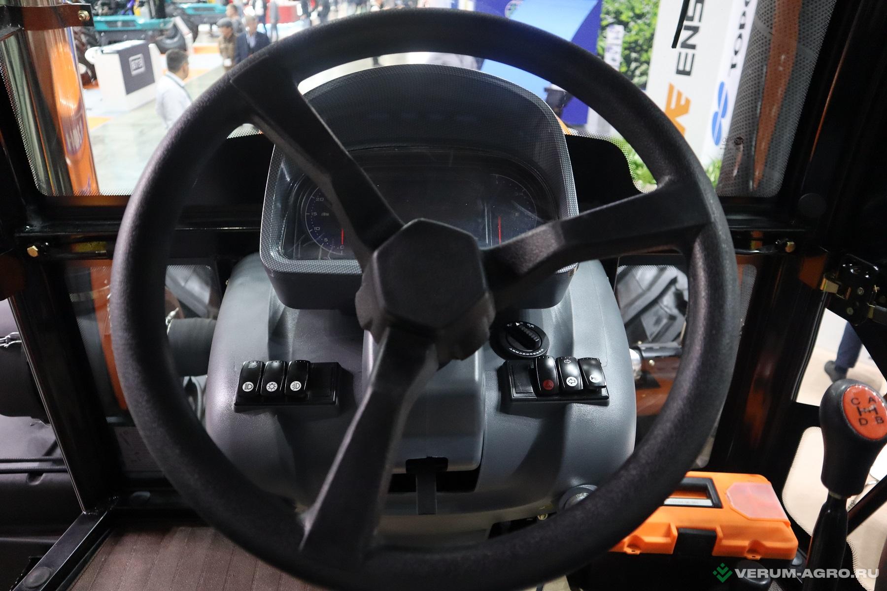 Колесные тракторы - ENSIGN Трактор Ensign YX2404-N  