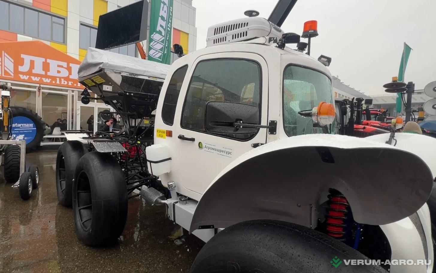 Разбрасыватели удобрений - ROSA 11 Самоходный разбрасыватель-опрыскиватель пневмоход 