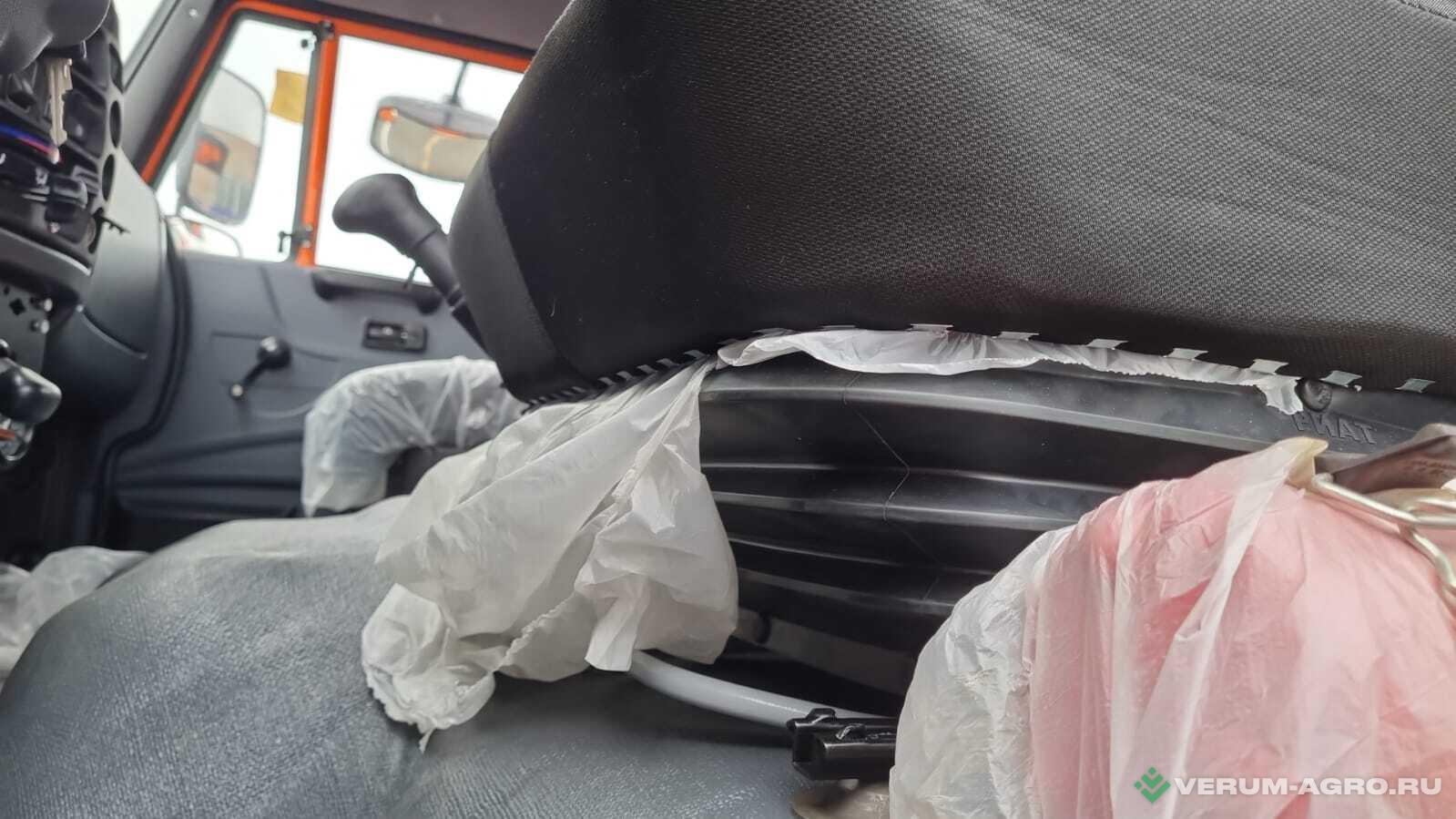 Грузовой автотранспорт - КАМАЗ 53504-726020-50, тягач вездеход 6х6, шины  425/85R21, высота ССУ 1540 мм