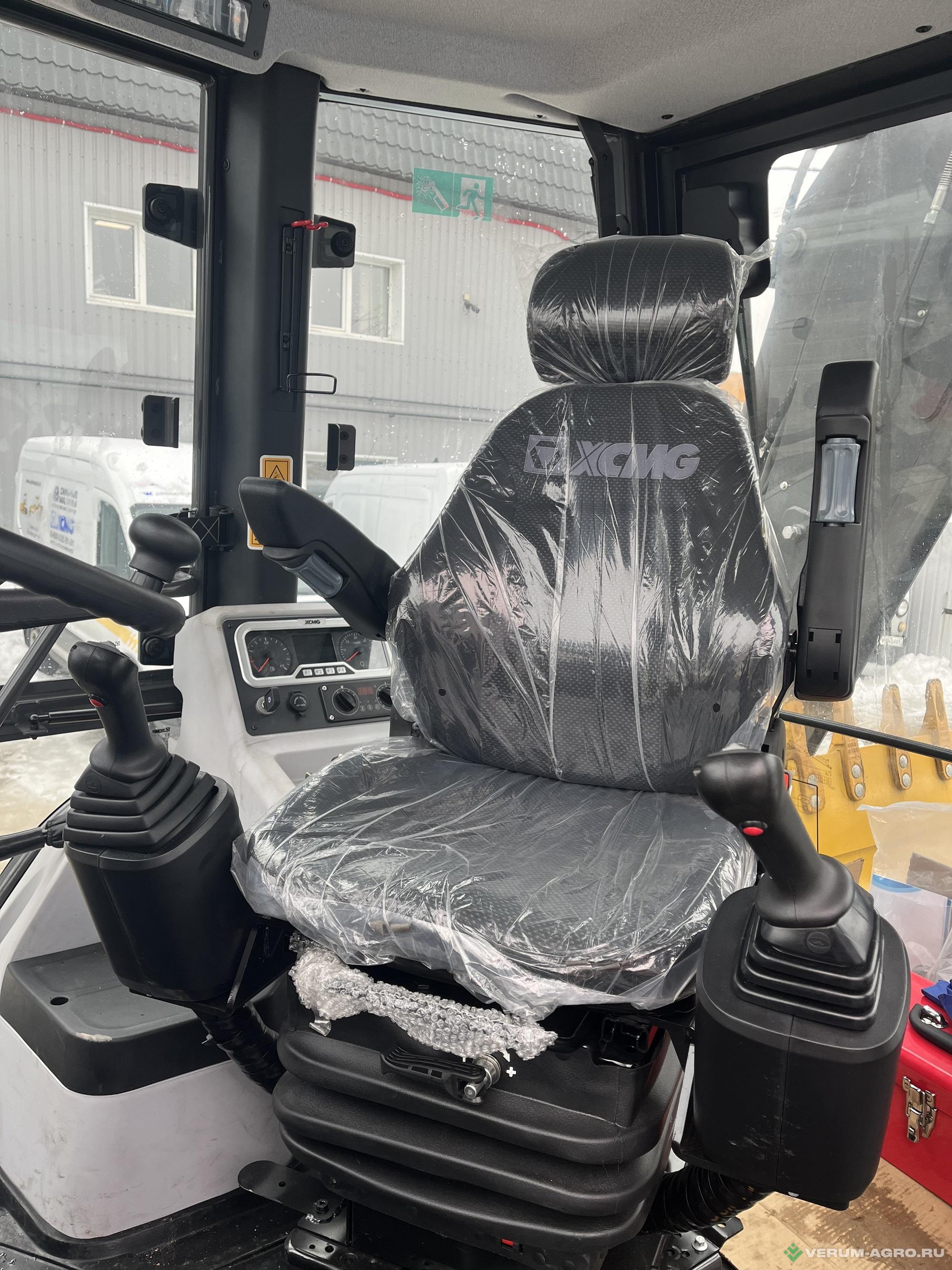 Экскаваторы - XCMG XC8-S3570 Экскаватор-погрузчик равноколесный