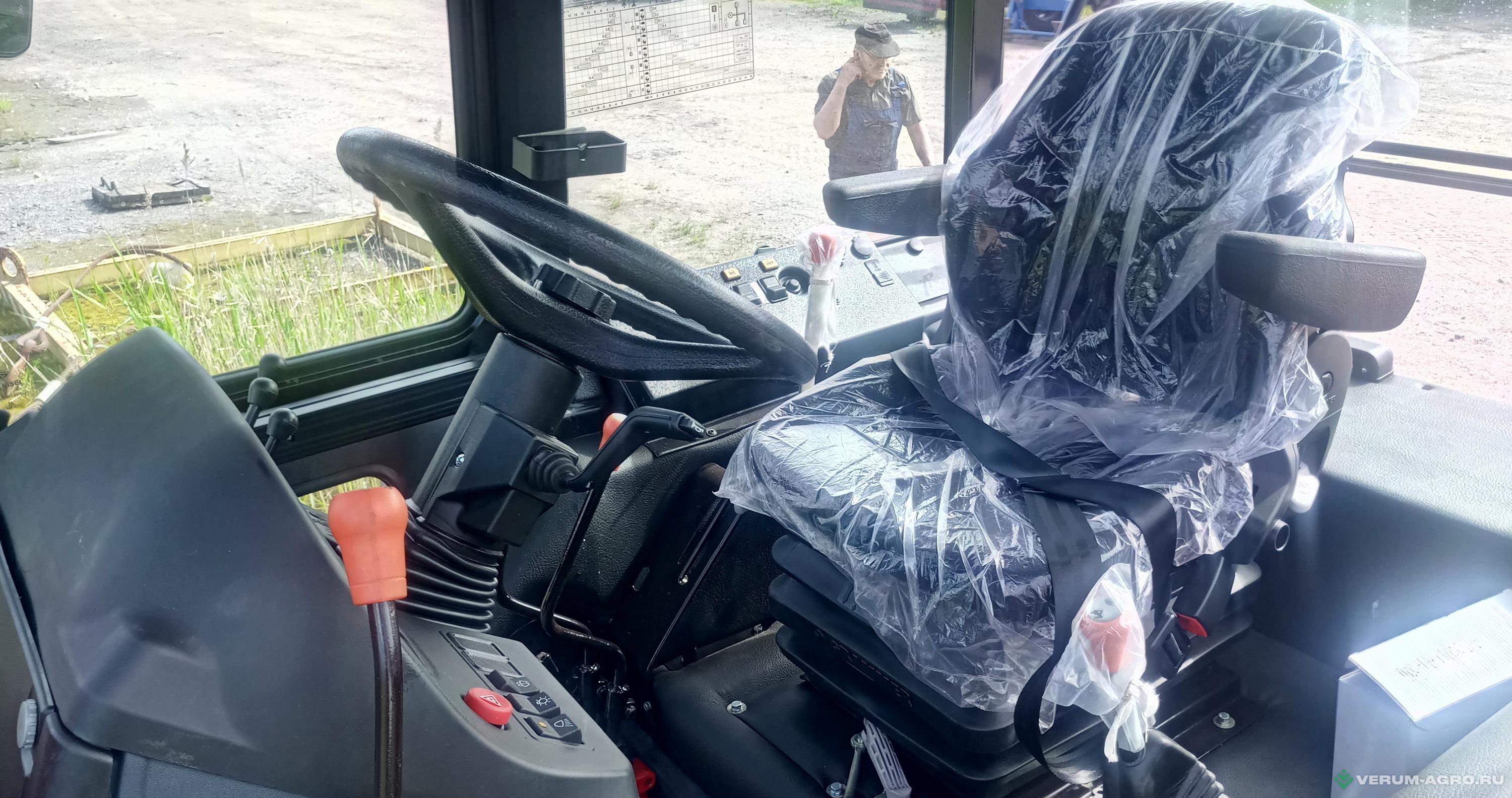 Колесные тракторы - BELARUS 82.3 005