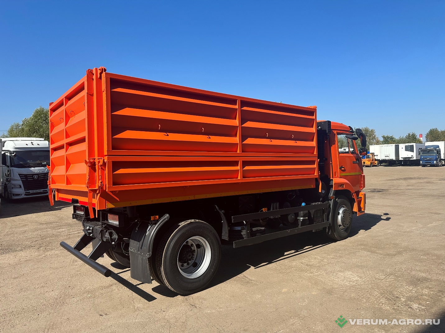 Грузовой автотранспорт - КАМАЗ 43253 (зерновоз-самосвал 3-х сторонний) 