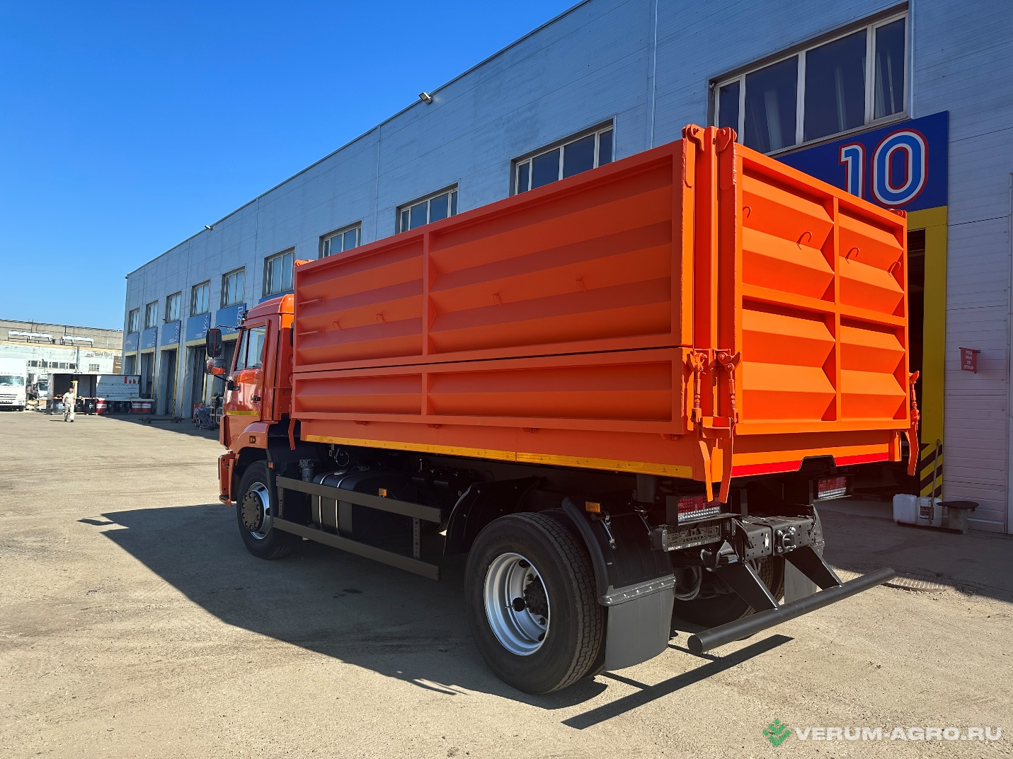 Грузовой автотранспорт - КАМАЗ 43253 (зерновоз-самосвал 3-х сторонний) 