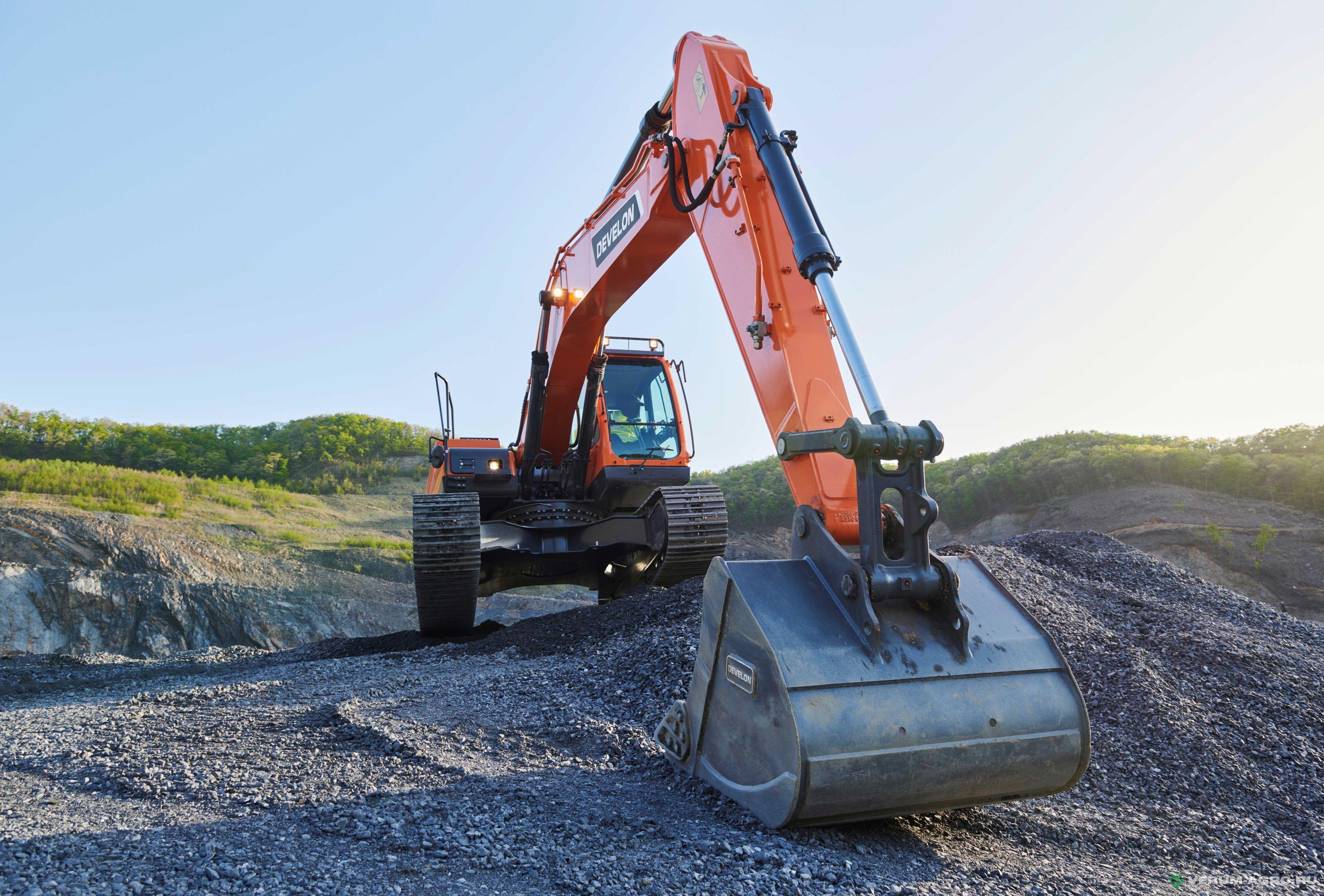 Экскаваторы - DEVELON DX220LC-7M Гусеничный
