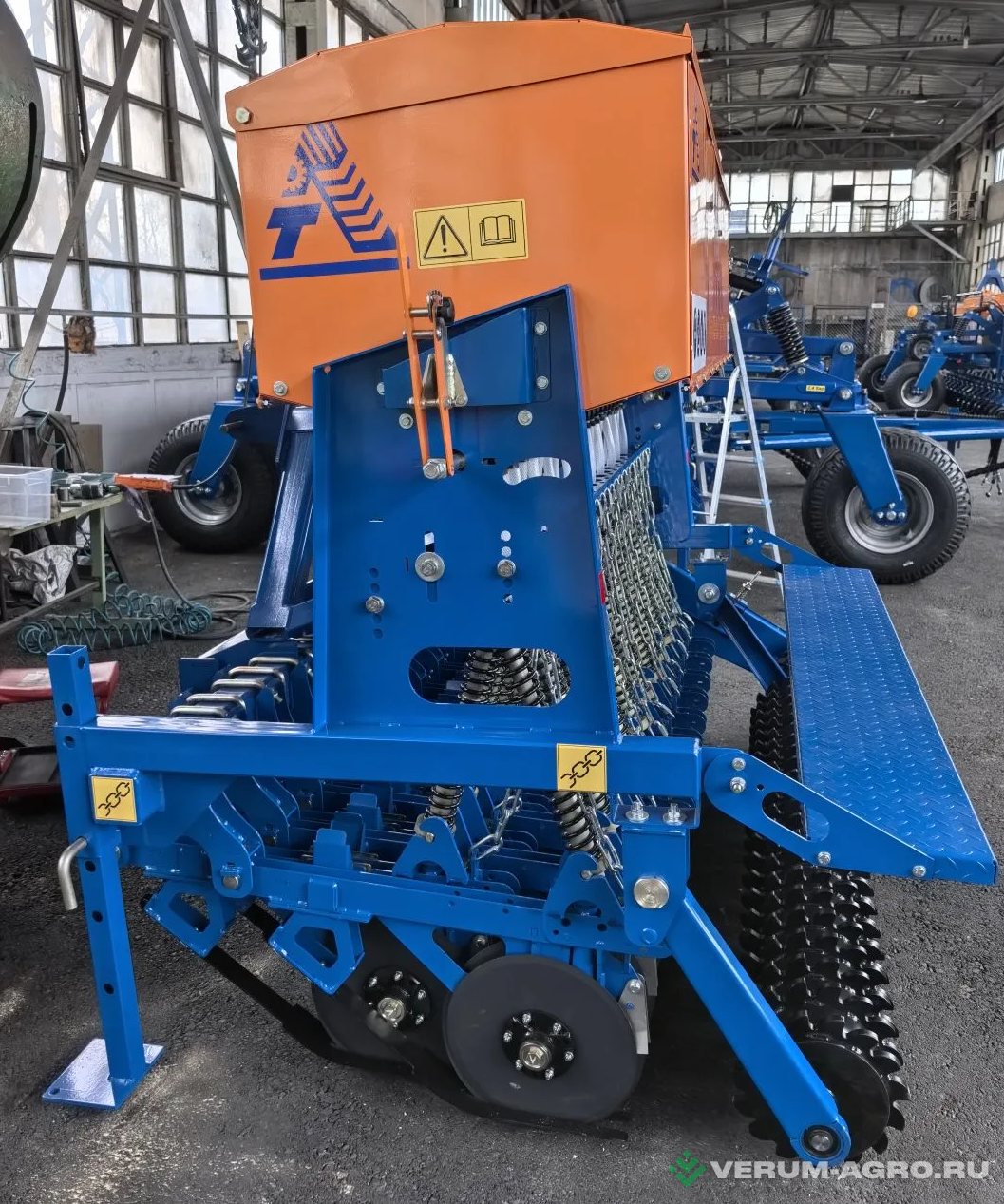 Сеялки - VITON 3 травяная,дернинная, подсев пастбищ