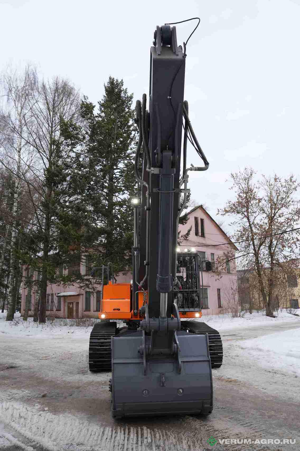 Экскаваторы - UMG Гусеничный экскаватор E330C 