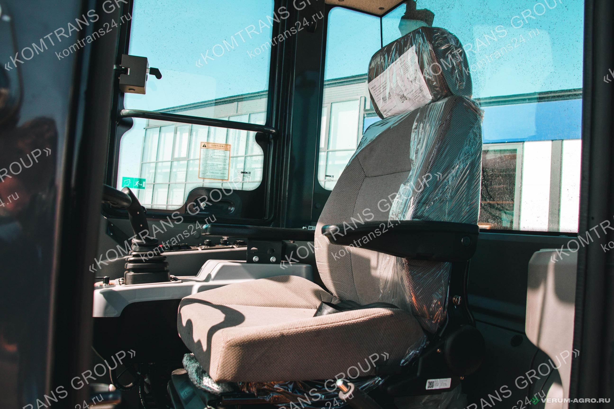 Фронтальные погрузчики - XCMG LW330RU 