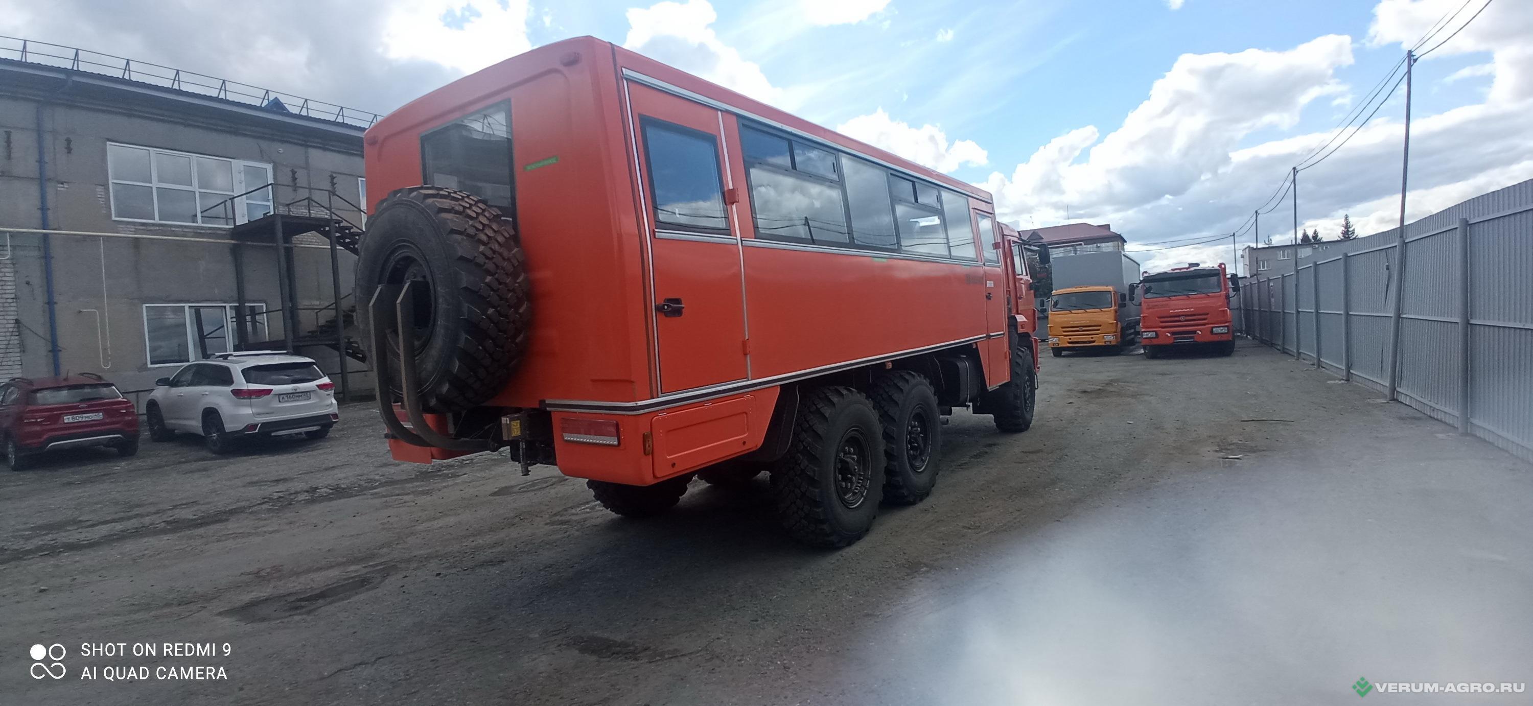 Специальные автомобили - КАМАЗ 5350, вездеход 6х6, вахтовый автобус 28+2, шины 425/85/R21