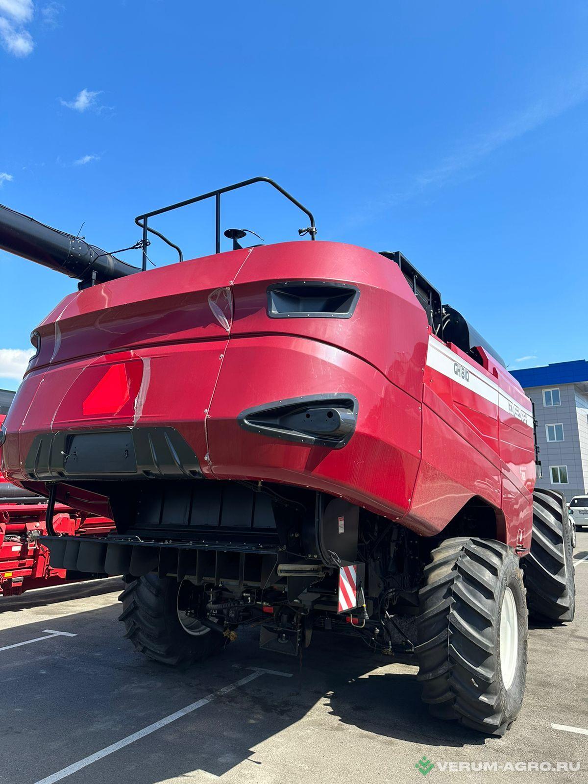 Зерноуборочные комбайны - ГОМСЕЛЬМАШ GH810 