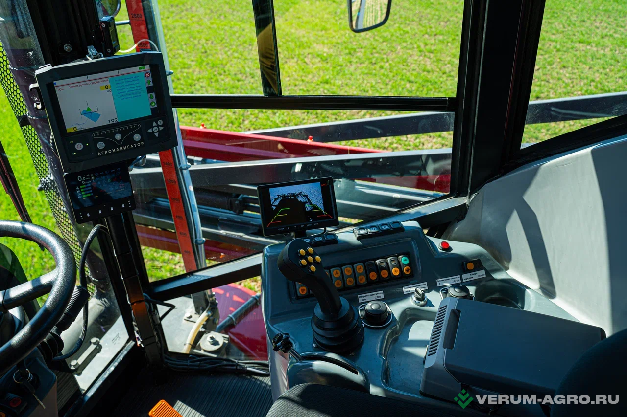 Опрыскиватели самоходные - UTA-3000 .G самоходный опрыскиватель 