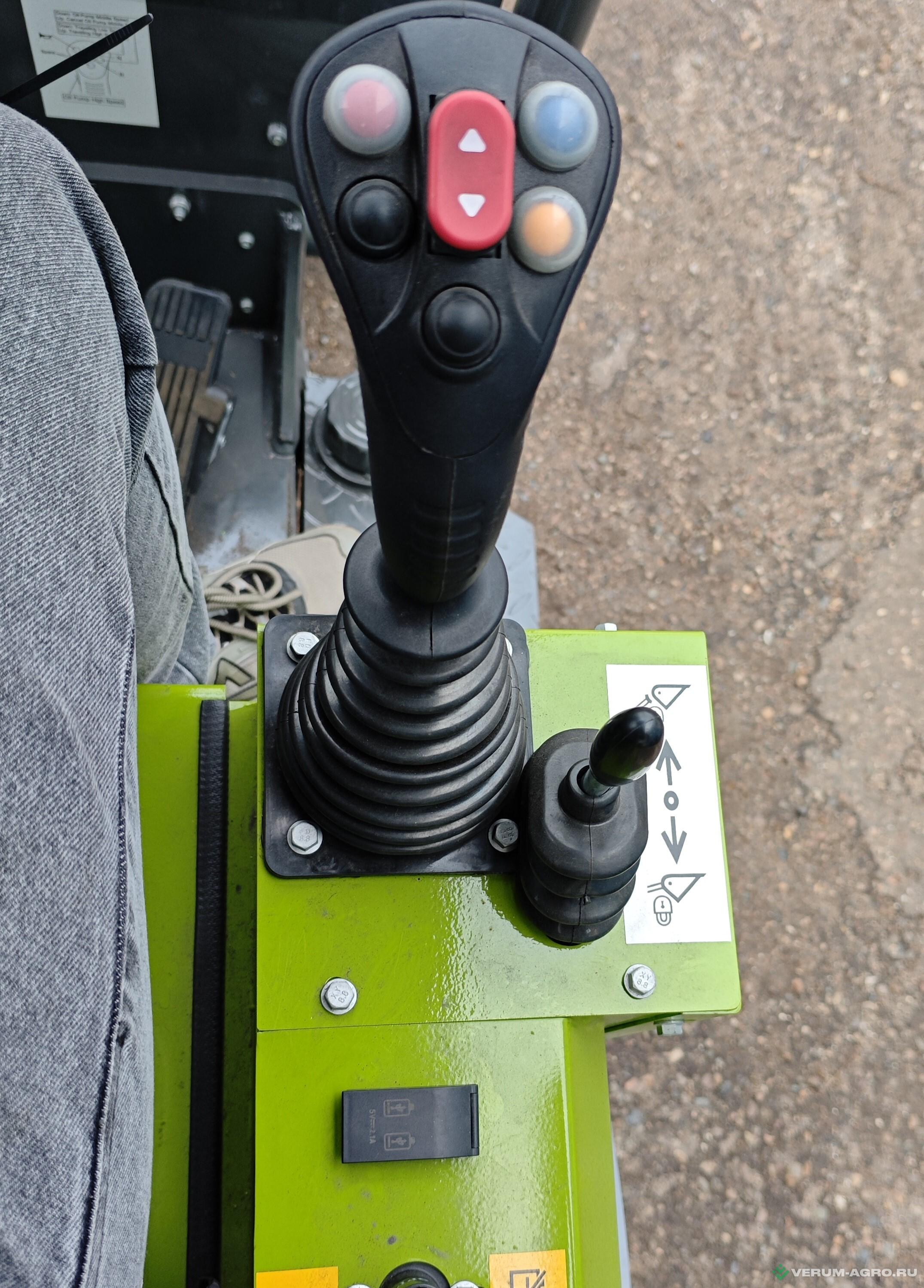 Мини-погрузчики - LASSI 604 электрический мини погрузчик