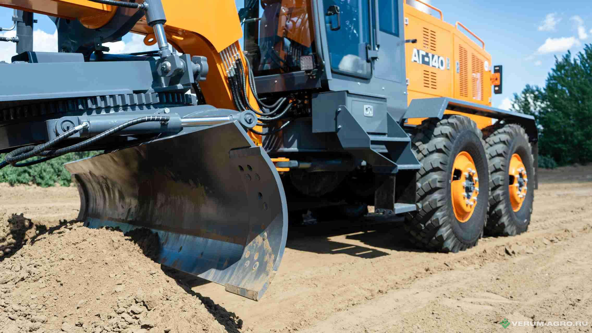 Грейдеры - UMG АГ-140 