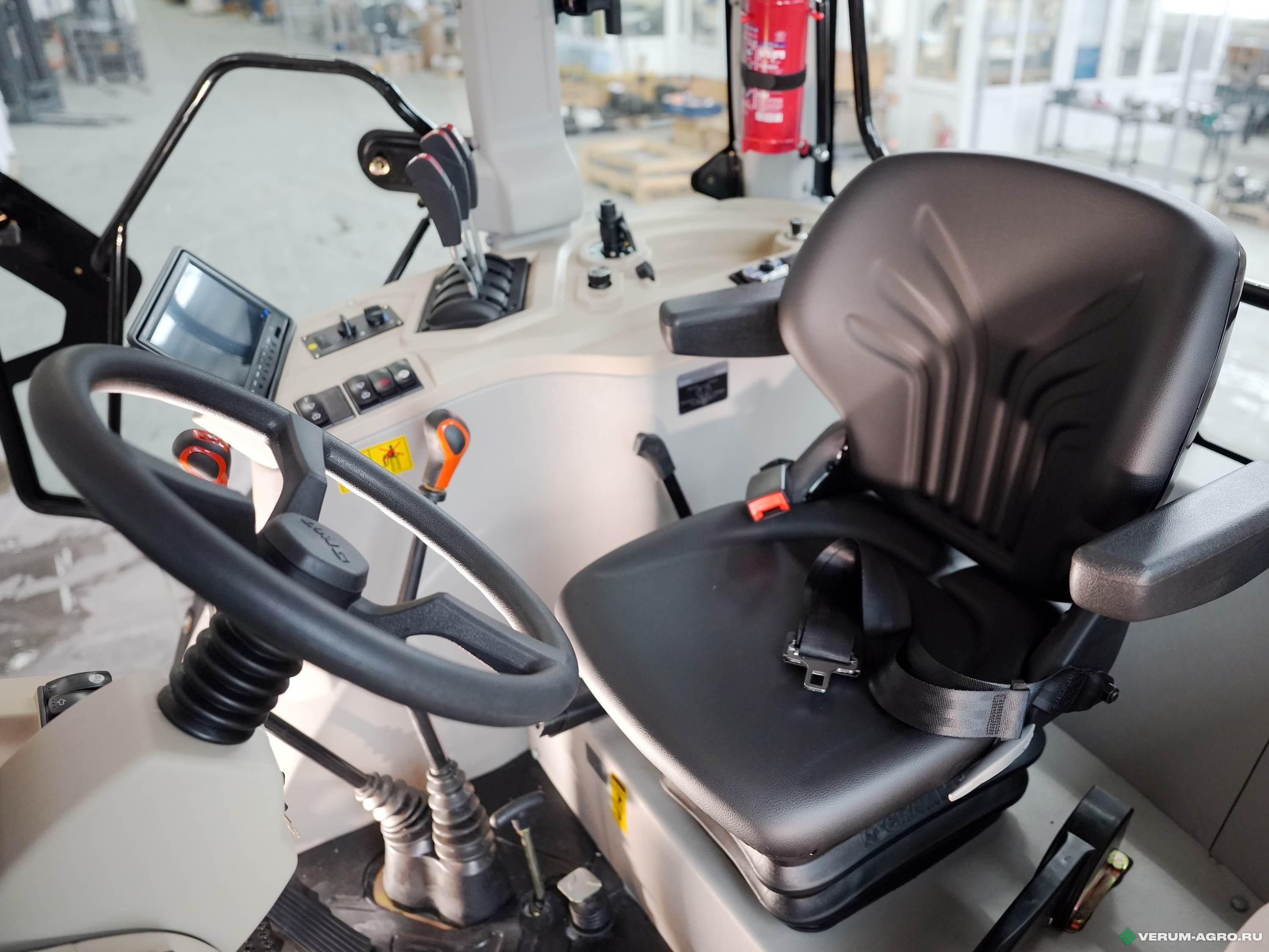 Колесные тракторы - UMG T904Plus T904Plus