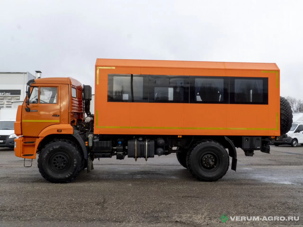 Специальные автомобили - КАМАЗ 43502, вахтовый автобус 4х4, 20+2 мест 