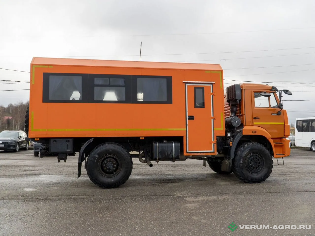 Специальные автомобили - КАМАЗ 43502, вахтовый автобус 4х4, 20+2 мест 