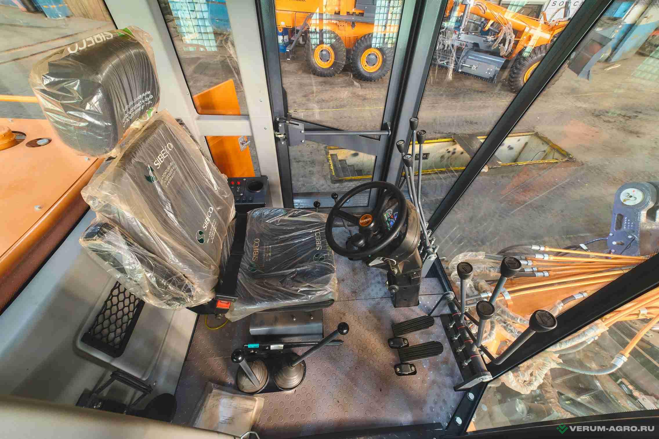 Грейдеры - UMG Автогрейдер ДЗ-250 