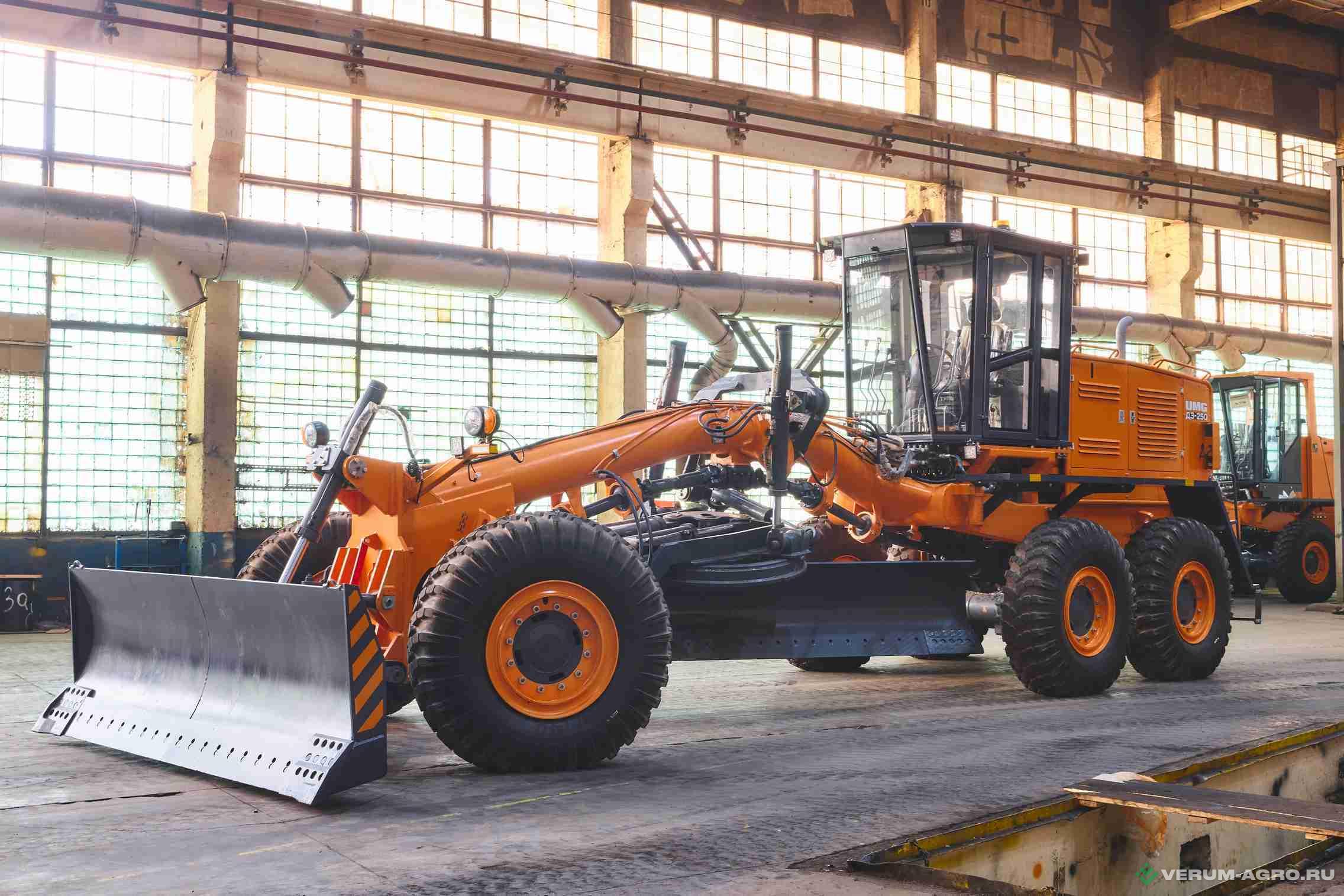 Грейдеры - UMG Автогрейдер ДЗ-250 