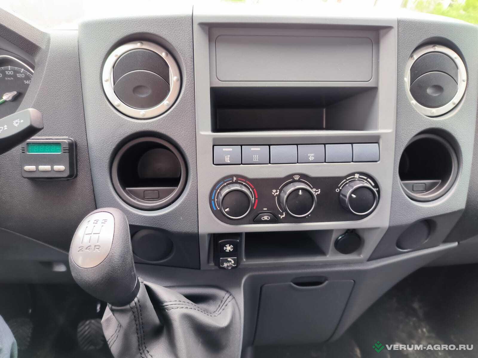Грузовой автотранспорт - ГАЗ А21R32 