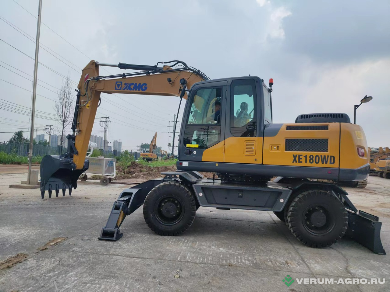 Экскаваторы - XCMG XE180WD 