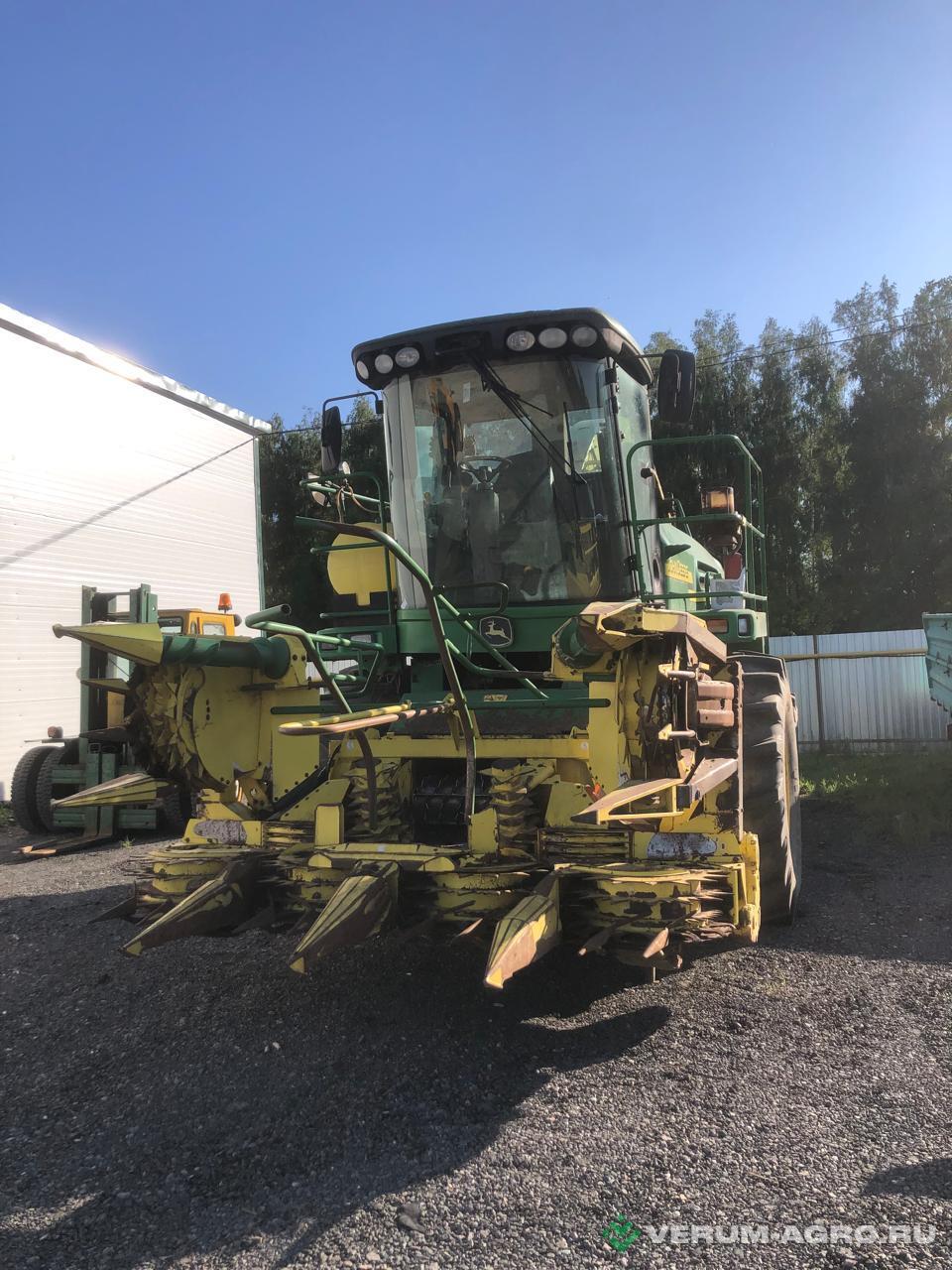 Кормоуборочные комбайны - JOHN DEERE 7200 