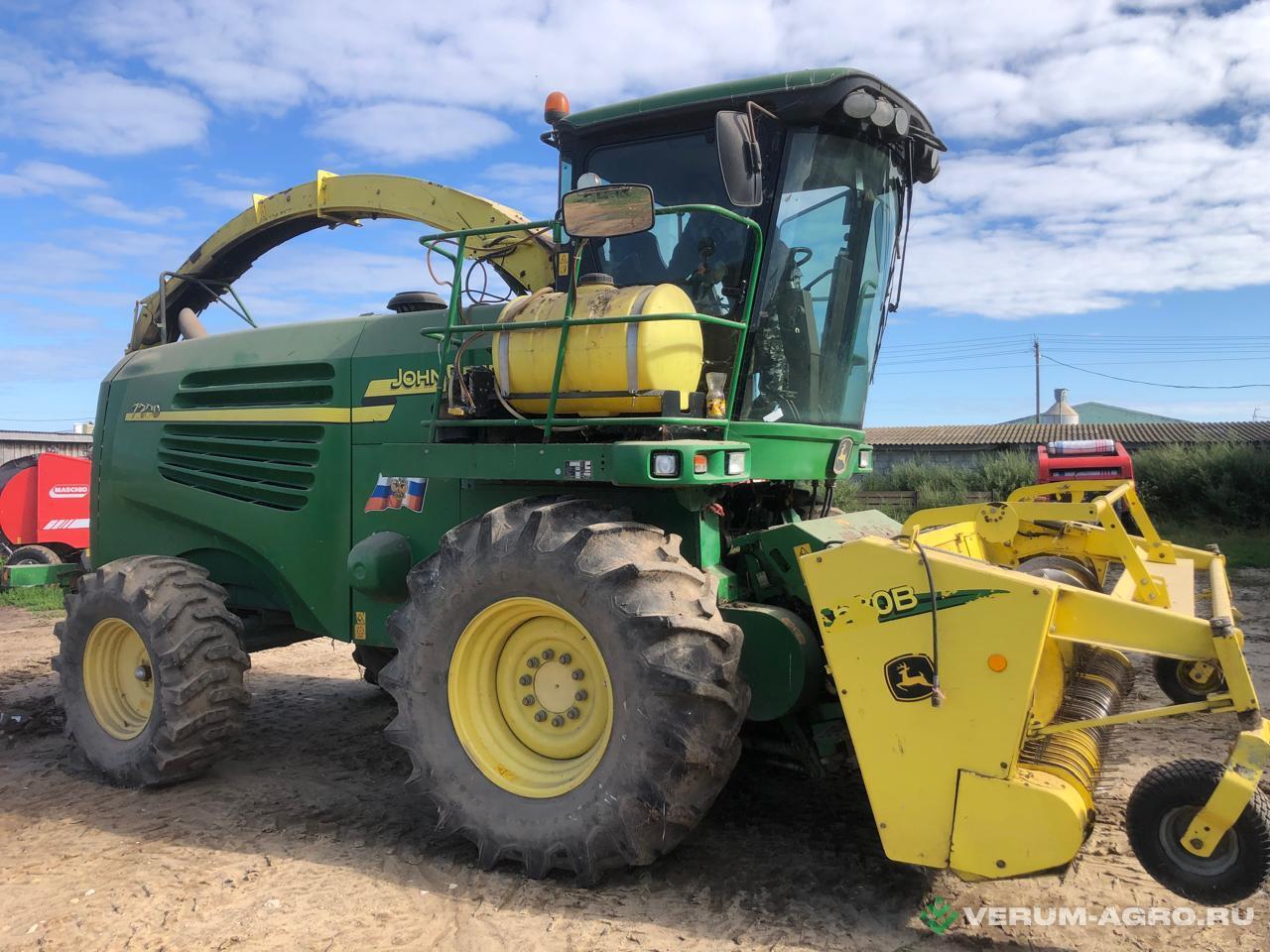 Кормоуборочные комбайны - JOHN DEERE 7200 