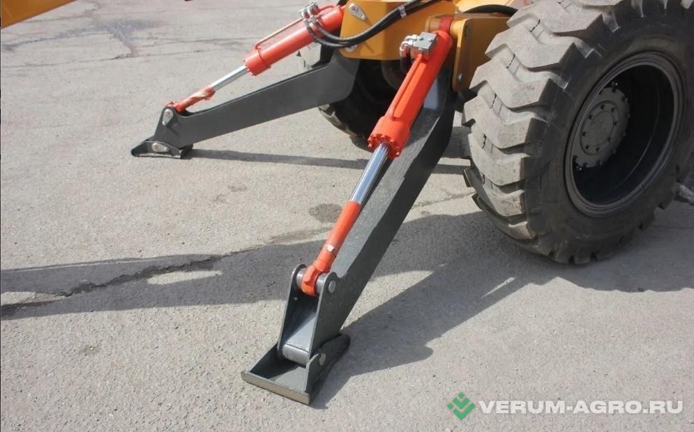 Телескопические погрузчики - REDSTAR TL3000 