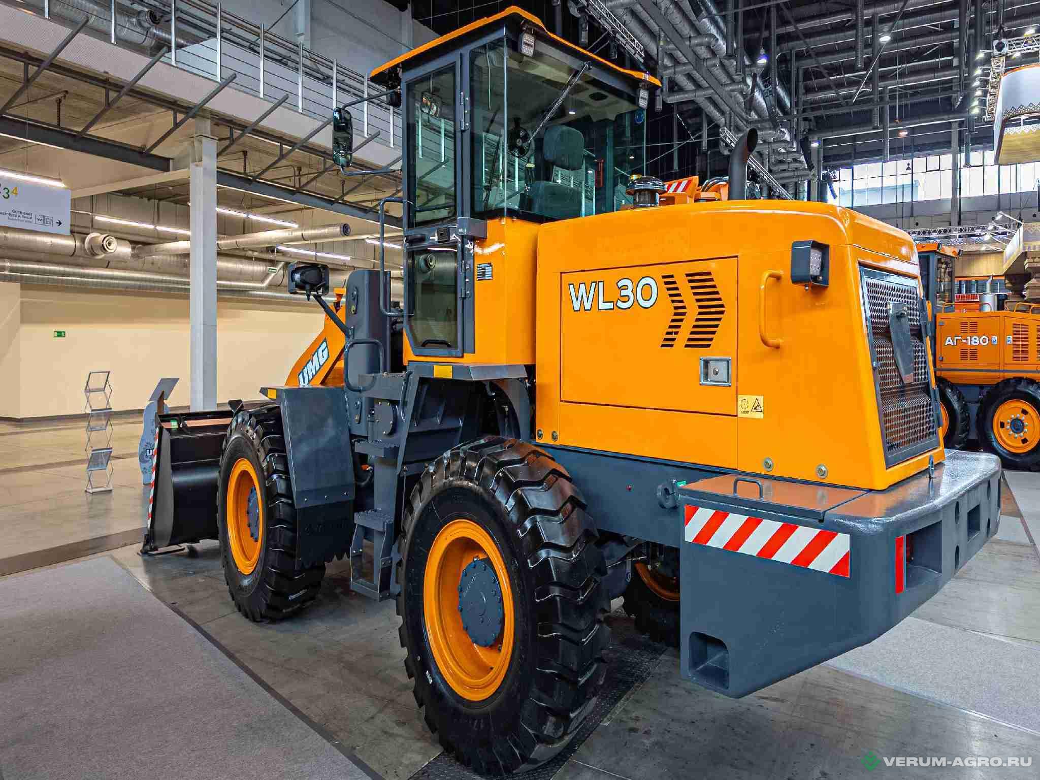 Фронтальные погрузчики - UMG Фронтальный погрузчик WL30 