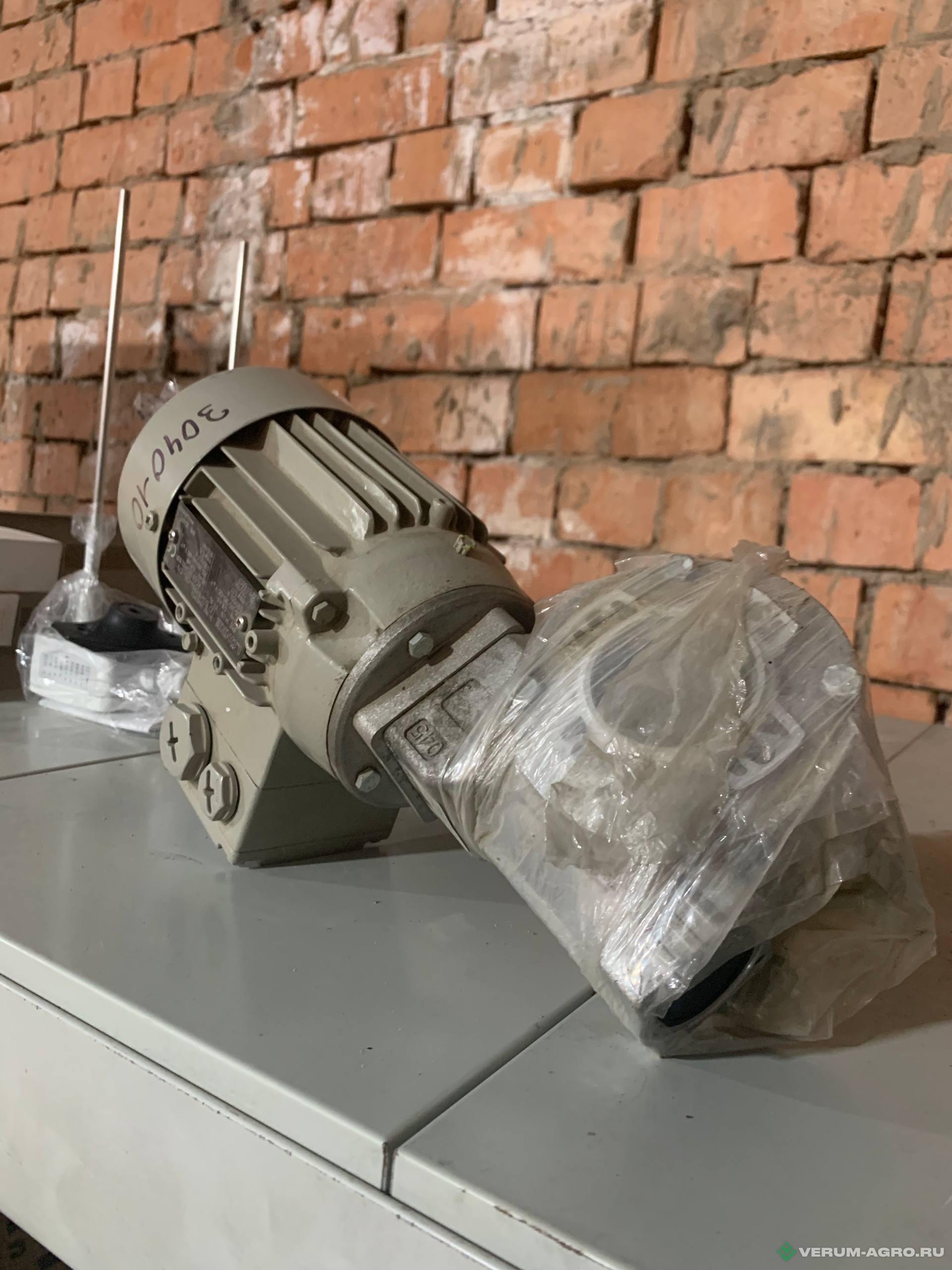 Запчасти - Мотор 0.18kW VSF 0.18KW VSF-045 I=102